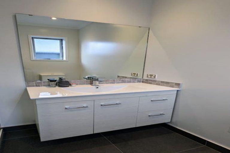 Photo of property in 12 Aro Mato Place, Huapai, Kumeu, 0810