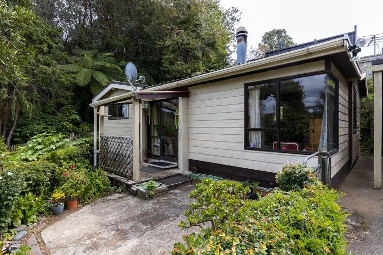Photo of property in 109 Poplar Grove, Whalers Gate, New Plymouth, 4310