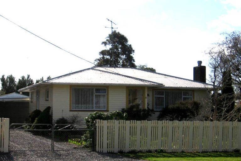Photo of property in 81 Brandon Street, Featherston, 5710