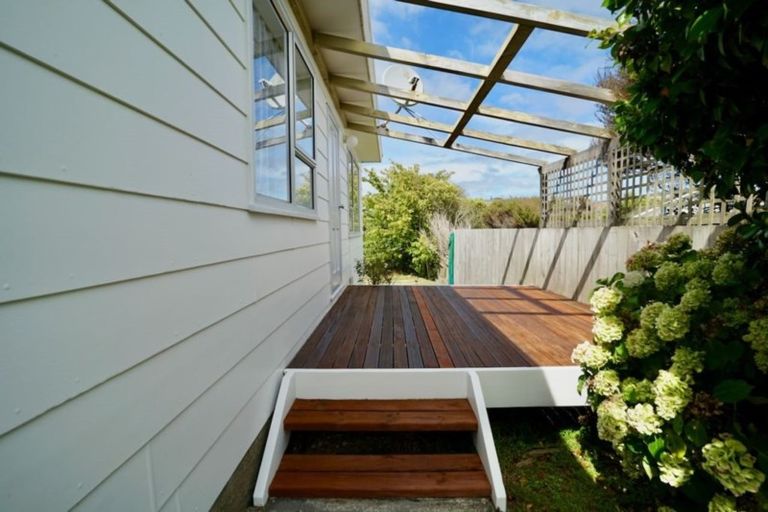 Photo of property in 44 Dominica Crescent, Grenada Village, Wellington, 6037