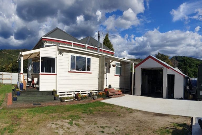 Photo of property in 28 Victory Street, Reefton, 7830