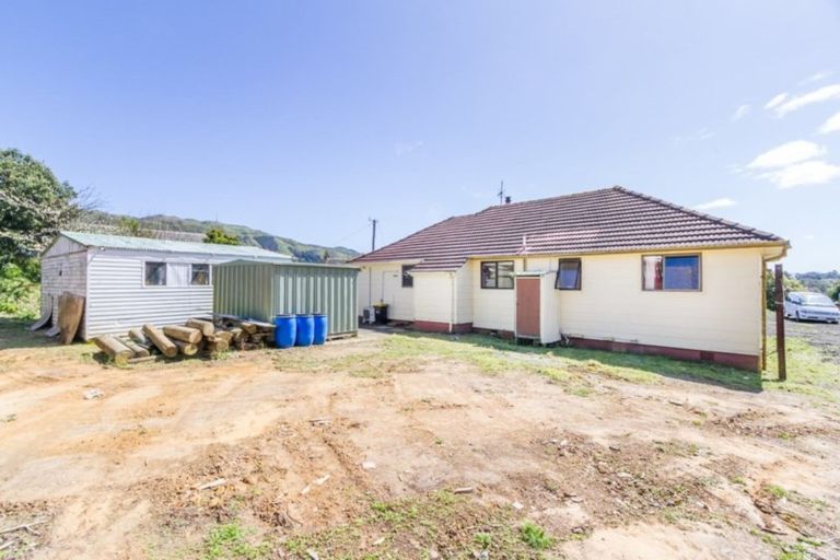 Photo of property in 92 Tremewan Street, Tawa, Wellington, 5028