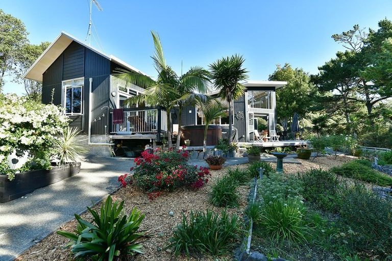 Photo of property in 84a Scott Road, Stanmore Bay, Whangaparaoa, 0932