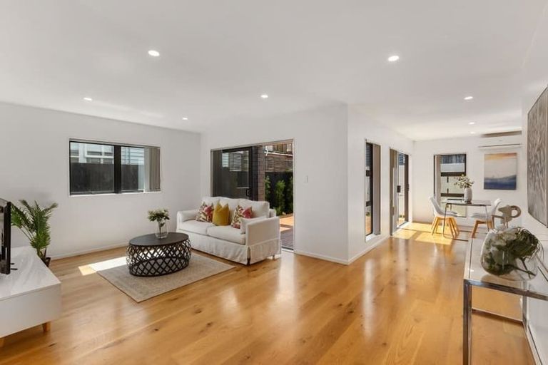 Photo of property in 19a Muir Avenue, Mangere Bridge, Auckland, 2022