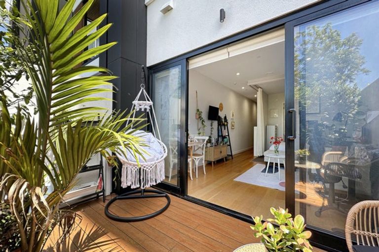 Photo of property in Frank Sargeson Apts, 6/74g Anzac Street, Takapuna, Auckland, 0622