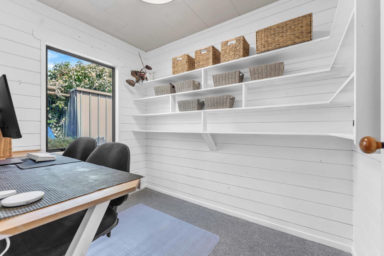 Photo of property in 2/7 Mccall Place, Opaheke, Papakura, 2113