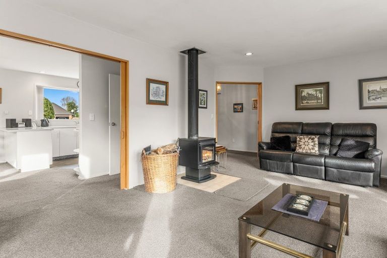 Photo of property in 10 Natalie Place, Harewood, Christchurch, 8051
