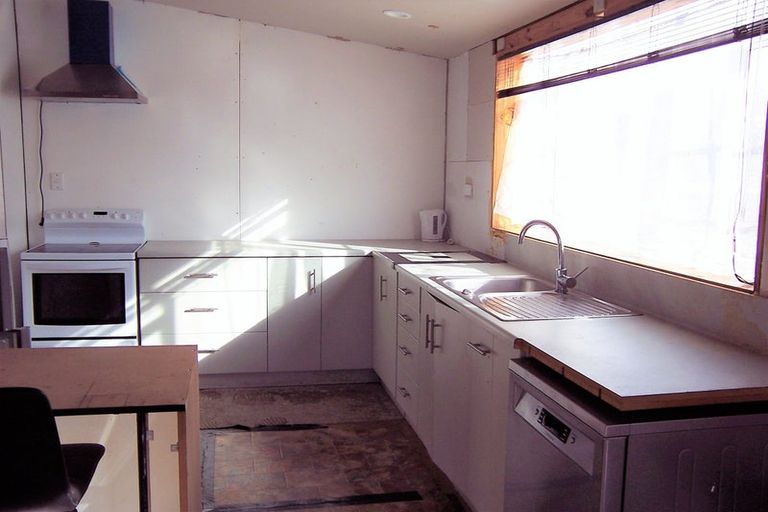 Photo of property in 12 Bridge Street, Tuatapere, 9620