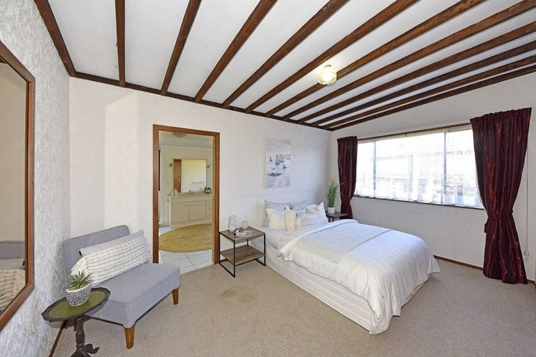 Photo of property in 1/25 Aorangi Road, Bryndwr, Christchurch, 8053