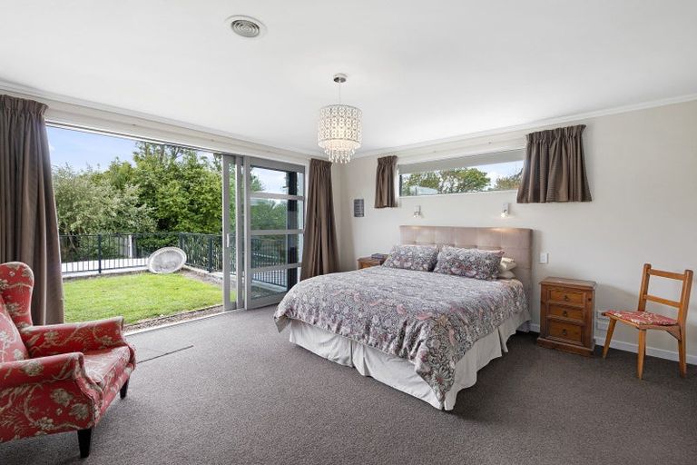 Photo of property in 184 High Street, Oxford, 7430