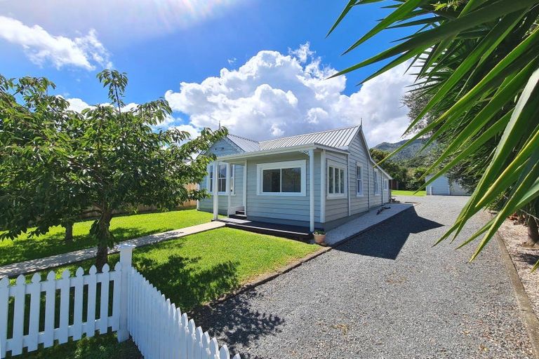 Photo of property in 2076 Rings Road, Coromandel, 3506