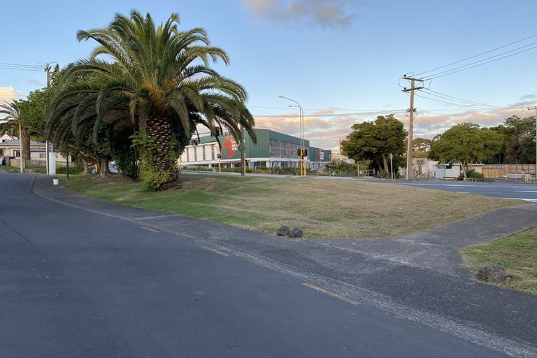 Photo of property in 14/2 Arawa Street, New Lynn, Auckland, 0600