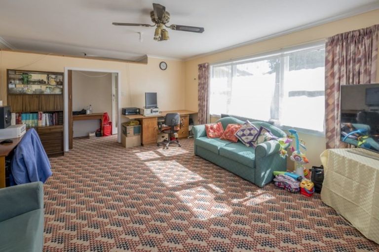 Photo of property in 11 Carlisle Street, Levin, 5510