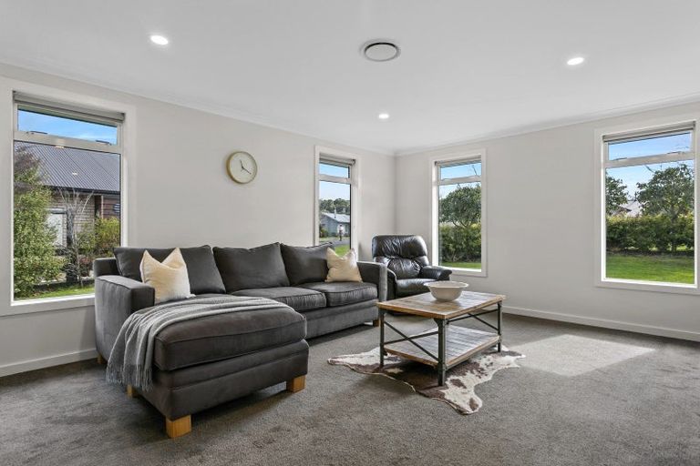 Photo of property in 19 Montgomery Crescent, Kinloch, Taupo, 3377