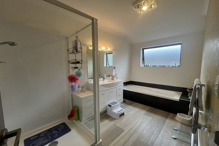 Photo of property in 17 Consort Close, Paraparaumu Beach, Paraparaumu, 5032