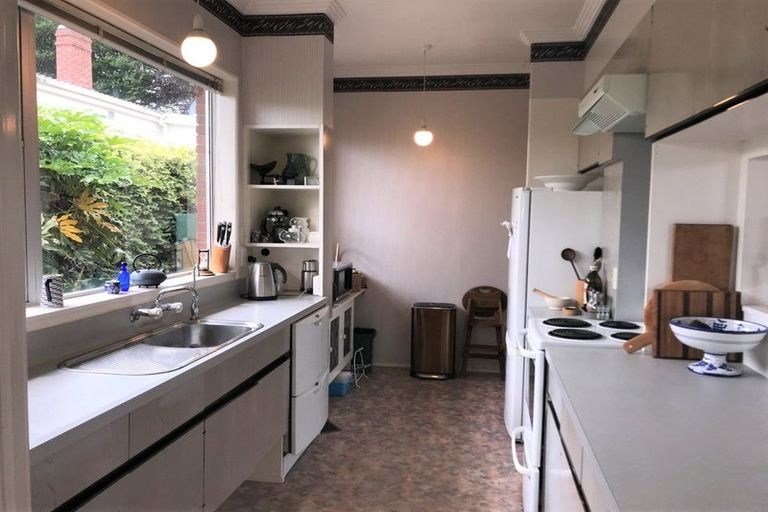 Photo of property in 5 Dale Street, Lower Vogeltown, New Plymouth, 4310