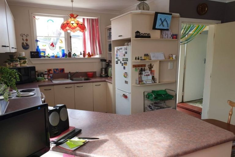 Photo of property in 80 Railway Street, Eltham, 4322