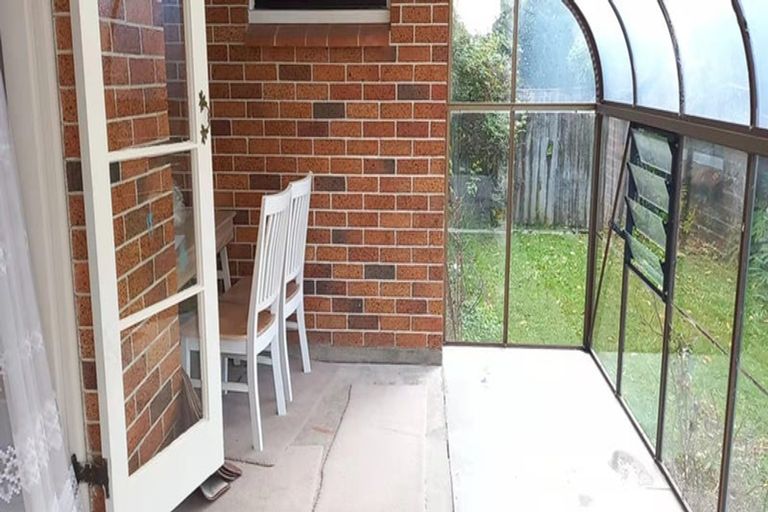 Photo of property in 10 Graham Avenue, Te Atatu Peninsula, Auckland, 0610