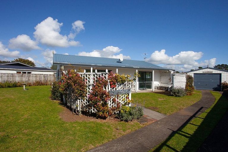 Photo of property in 1 Uenuku Place, Waitara, 4320