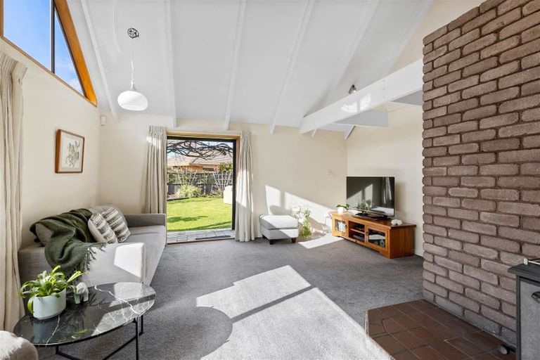 Photo of property in 4 Godfrey Place, Ilam, Christchurch, 8041