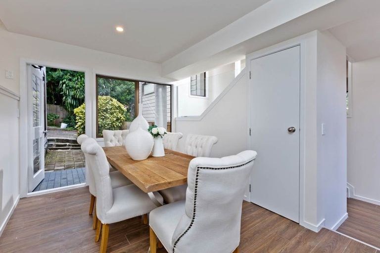Photo of property in 2/51 Seaton Road, Murrays Bay, Auckland, 0630