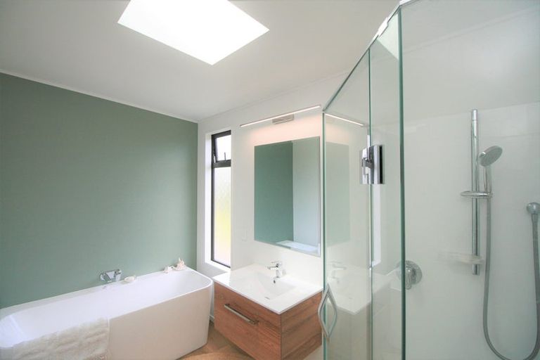 Photo of property in 62 Kingsdale Park Drive, Aokautere, Palmerston North, 4471