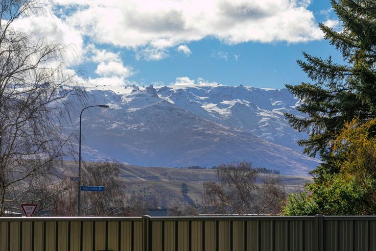 Photo of property in 16 Leitrum Street, Cromwell, 9310