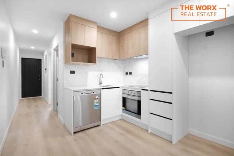 Photo of property in 5/399 Massey Road, Mangere East, Auckland, 2024