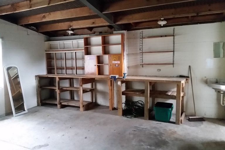 Photo of property in 16 Kotare Street, Waikanae, 5036