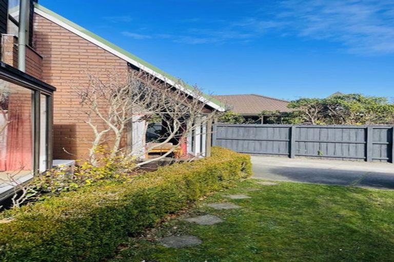 Photo of property in 1/35 Solway Avenue, Ilam, Christchurch, 8041