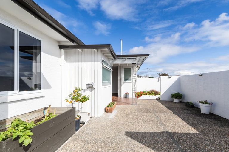 Photo of property in 33 Romanes Drive, Havelock North, 4130
