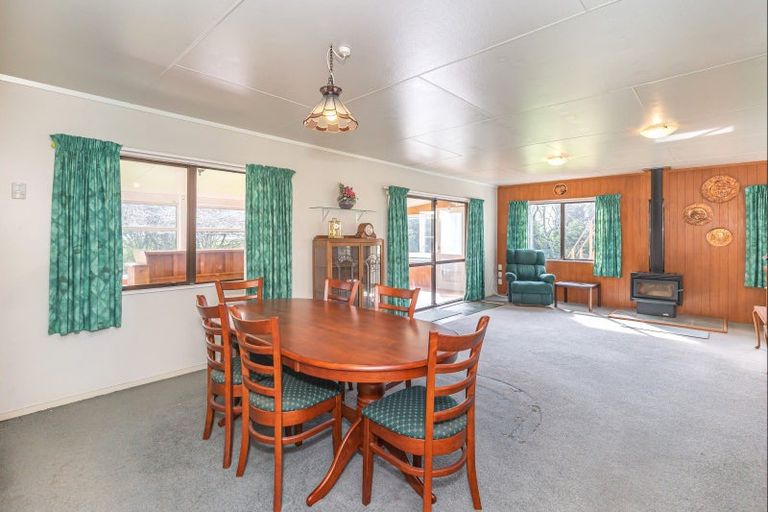 Photo of property in 218 Hokio Beach Road, Levin, 5571