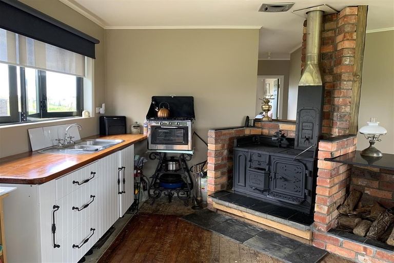 Photo of property in 383 Bickerstaffe Road, Maungaturoto, 0587