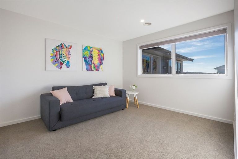 Photo of property in 14 Ken Douglas Drive, Aotea, Porirua, 5024