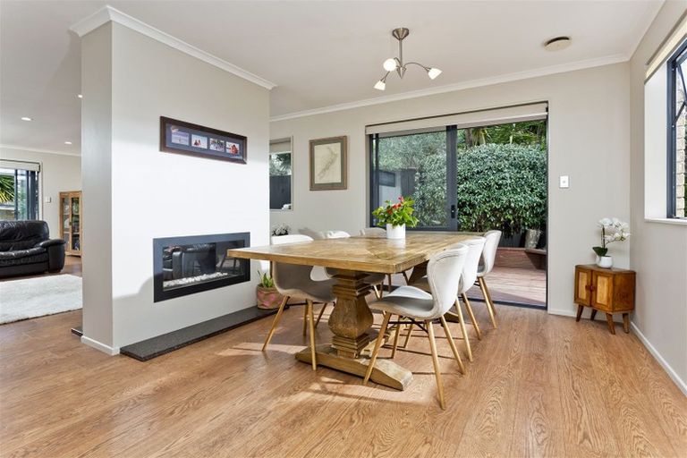 Photo of property in 21a Cliff Road, Torbay, Auckland, 0630