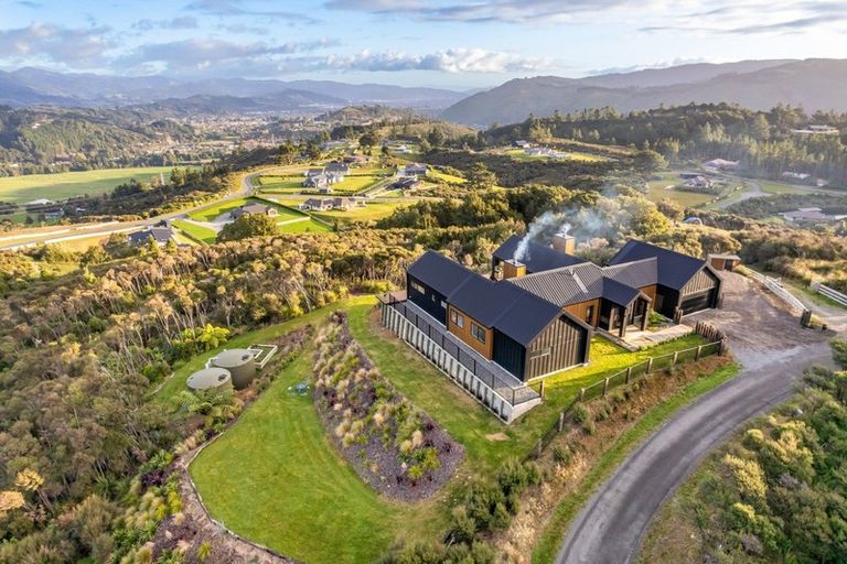 Photo of property in 229 Fairview Drive, Birchville, Upper Hutt, 5372