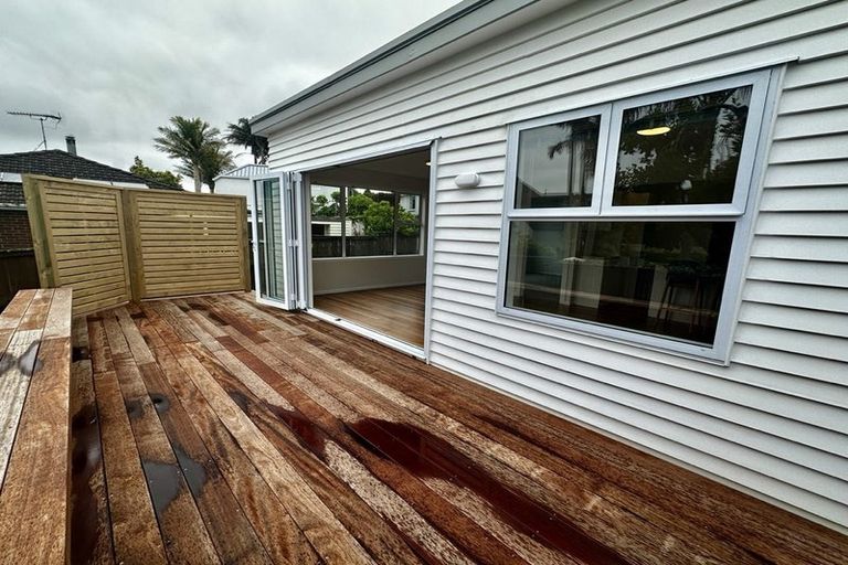 Photo of property in 2/8 Campbell Road, Takapuna, Auckland, 0622