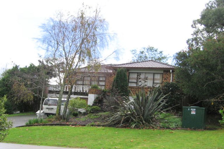 Photo of property in 68 Kurnell Drive, Botany Downs, Auckland, 2010