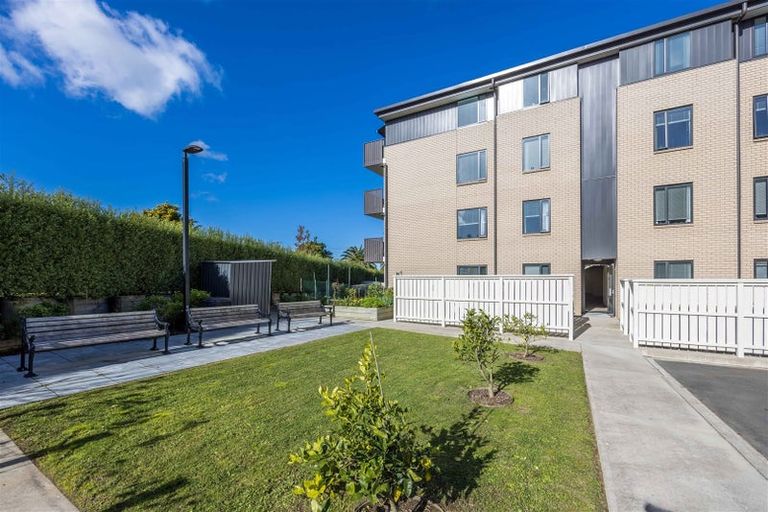 Photo of property in 302/20a Alfriston Road, Auckland