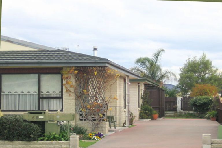 Photo of property in 2/60 Auckland Road, Greenmeadows, Napier, 4112