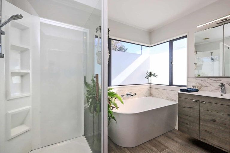 Photo of property in 8a Busby Place, Havelock North, 4130