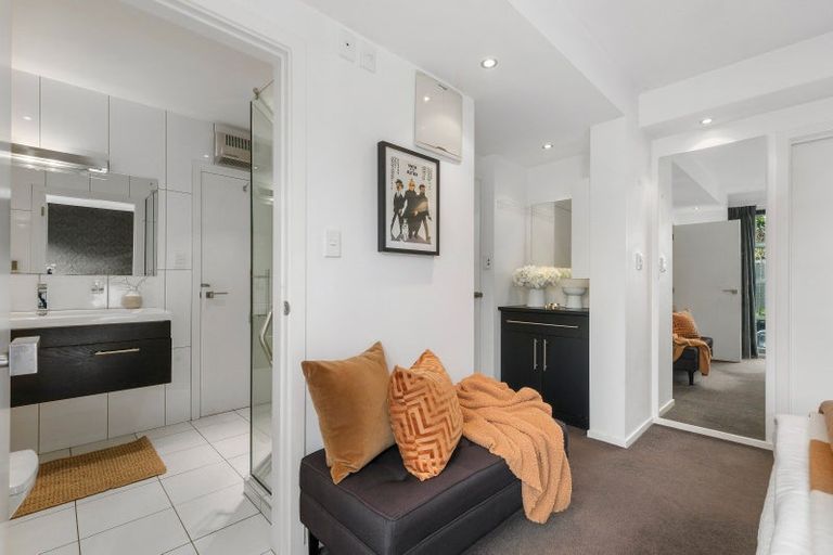 Photo of property in 1/5 Whareora Terrace, Cashmere, Christchurch, 8022