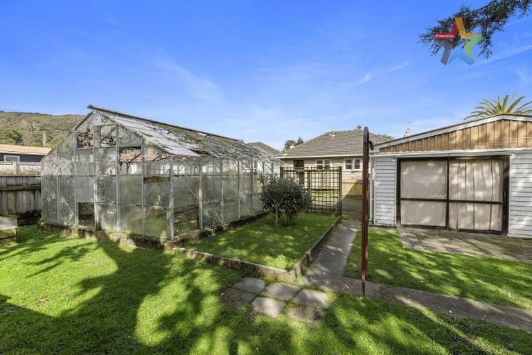 Photo of property in 65 Glen Road, Stokes Valley, Lower Hutt, 5019
