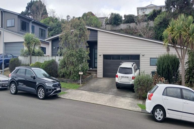 Photo of property in 16 Flotilla Place, Whitby, Porirua, 5024