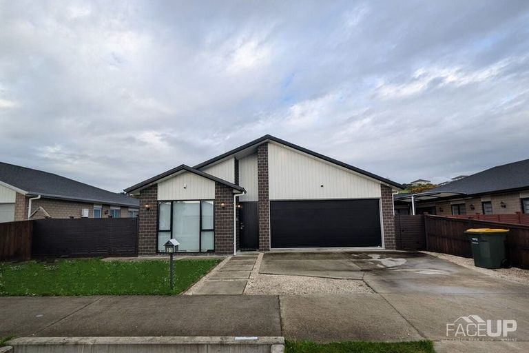 Photo of property in 21 Holcroft Street, Papakura, 2110