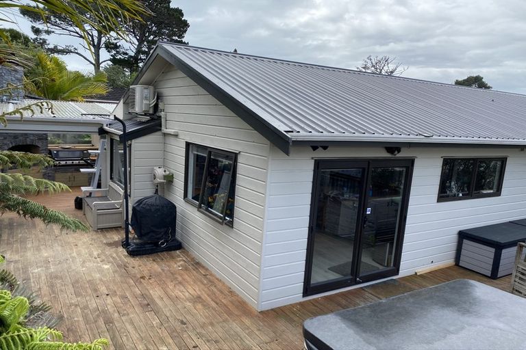 Photo of property in 1/690 Beach Road, Browns Bay, Auckland, 0630