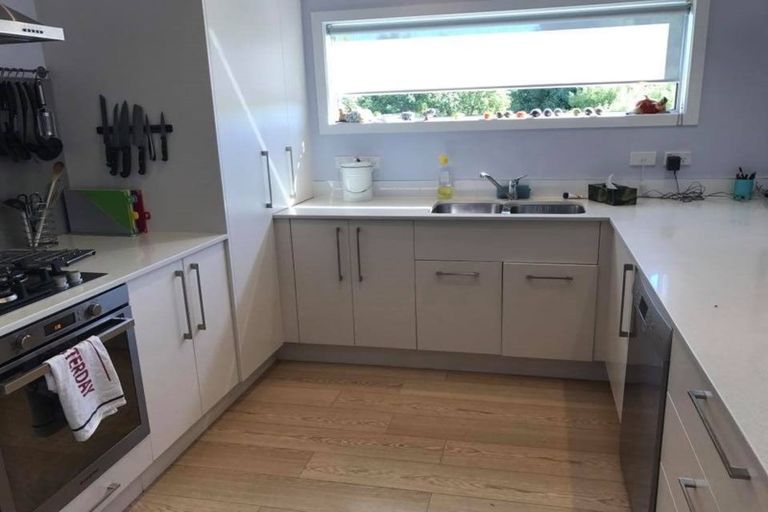 Photo of property in 4 Caterer Lane, Paraparaumu, 5032