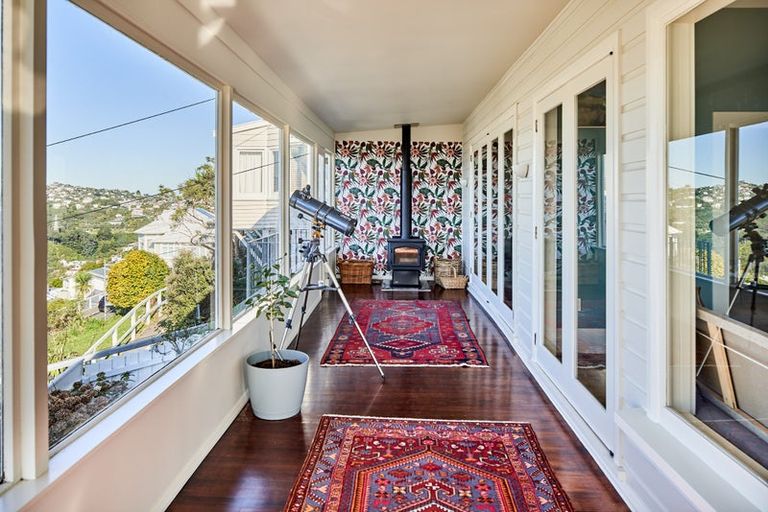 Photo of property in 52 Central Terrace, Kelburn, Wellington, 6012