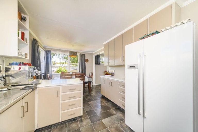 Photo of property in 138 Ruamahanga Crescent, Terrace End, Palmerston North, 4410