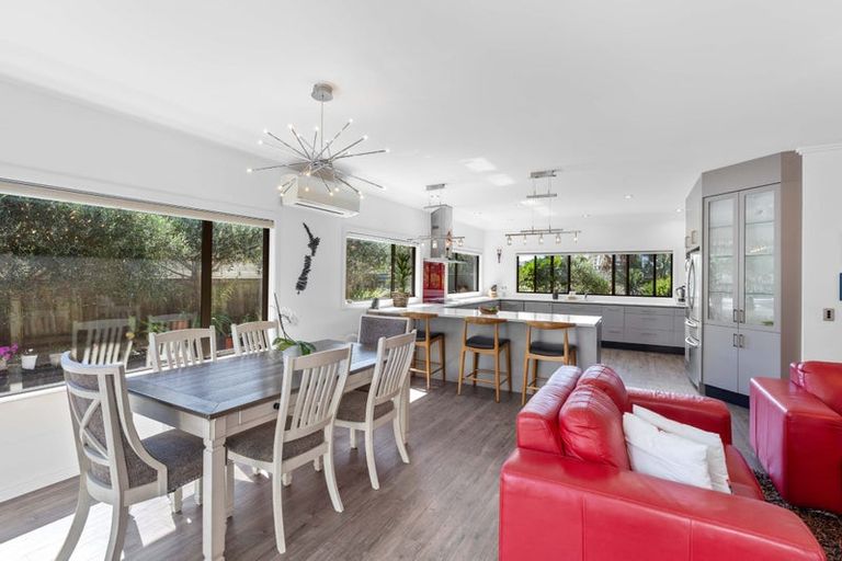 Photo of property in 4 Barbaras Way, Waikanae Beach, Waikanae, 5036